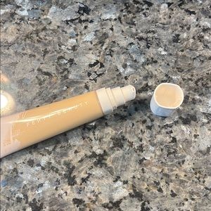 FENTY BEAUTY 140 Pro Filt'r Hydrating Foundation - light skin w/ warm undertones